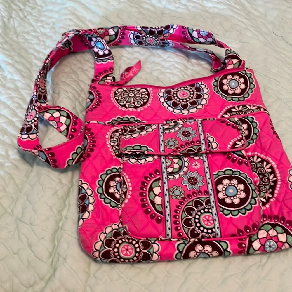 Vera Bradley pink hipster - Picture 1 of 4